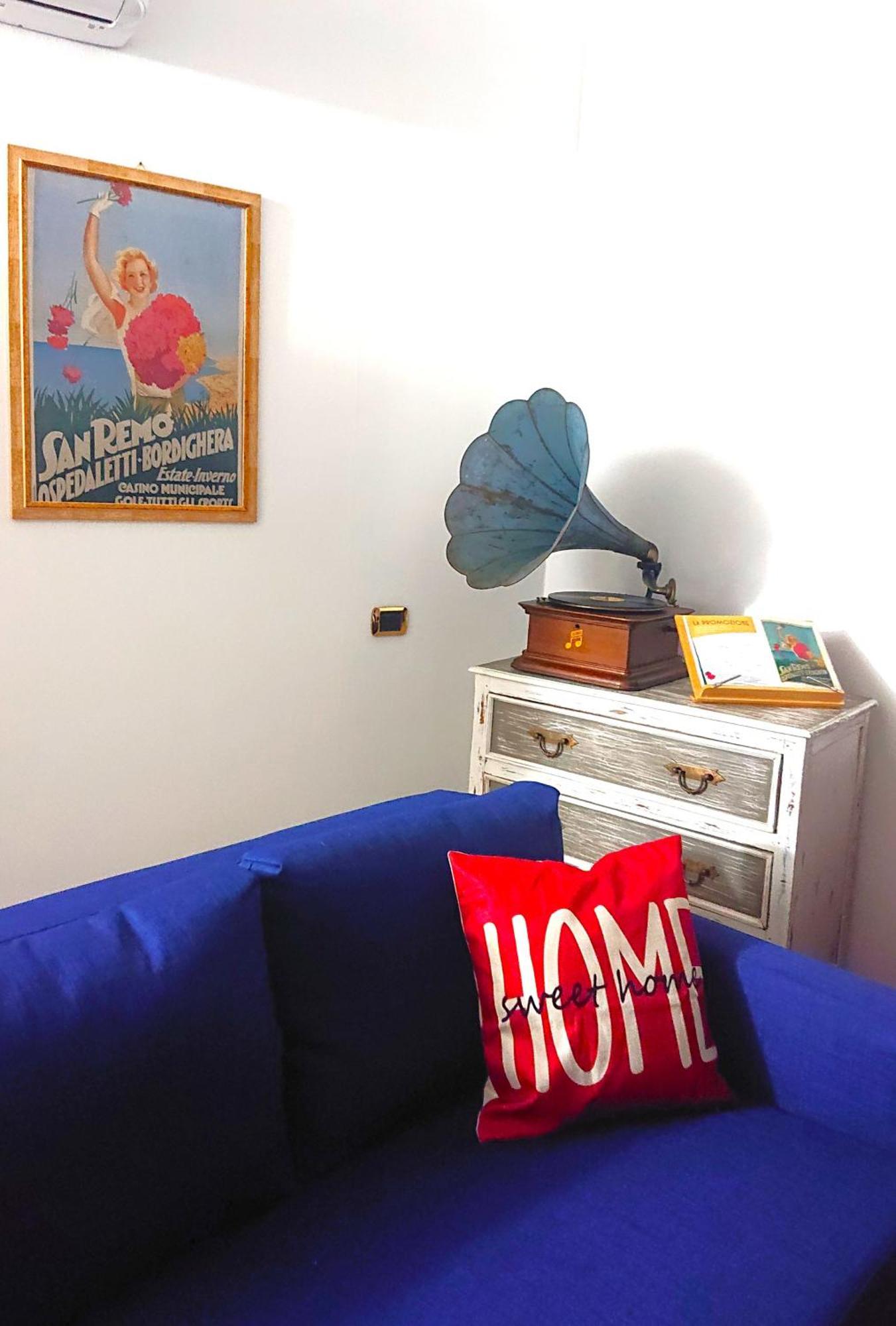 La Pace, Il Sole, Il Mare - Sanremo Casa Indipendente Vista Mare, Posto Auto Privato, Ampio Spazio Esterno Attrezzato, A Pochi Minuti Dalle Spiagge Luaran gambar